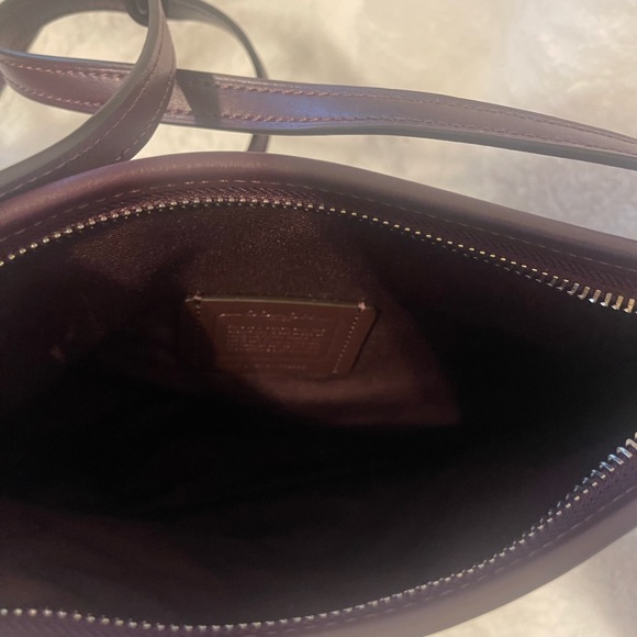 COACH crossbody - Picture 2 of 2